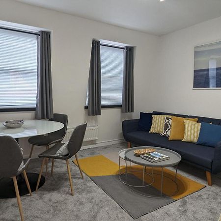 Charming & Quaint Old Compton Apartamento - Quiet Guests Only Allowed, No Parties Allowed, Over 25 Years Old Or Families Londra Dış mekan fotoğraf