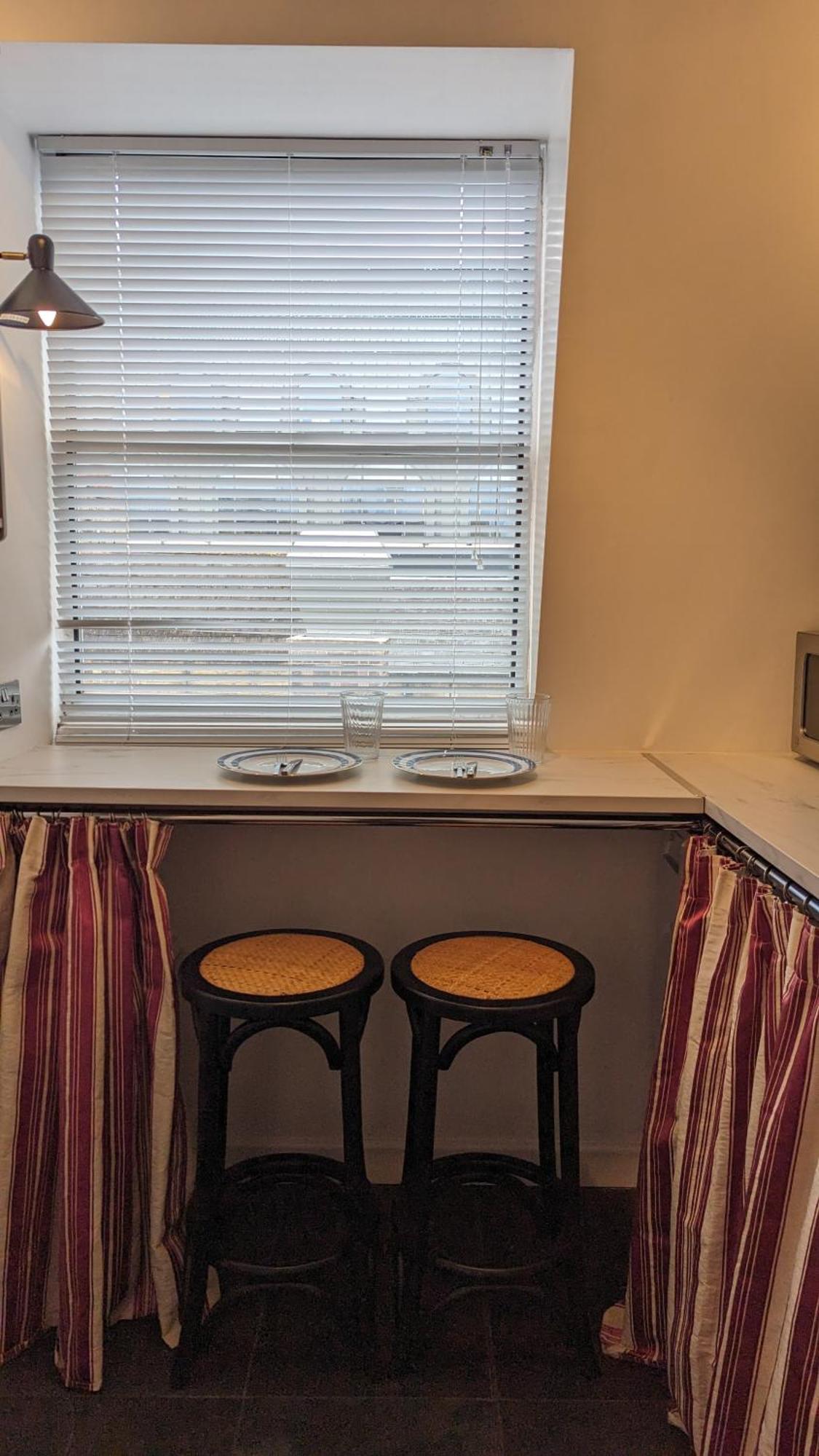 Charming & Quaint Old Compton Apartamento - Quiet Guests Only Allowed, No Parties Allowed, Over 25 Years Old Or Families Londra Dış mekan fotoğraf