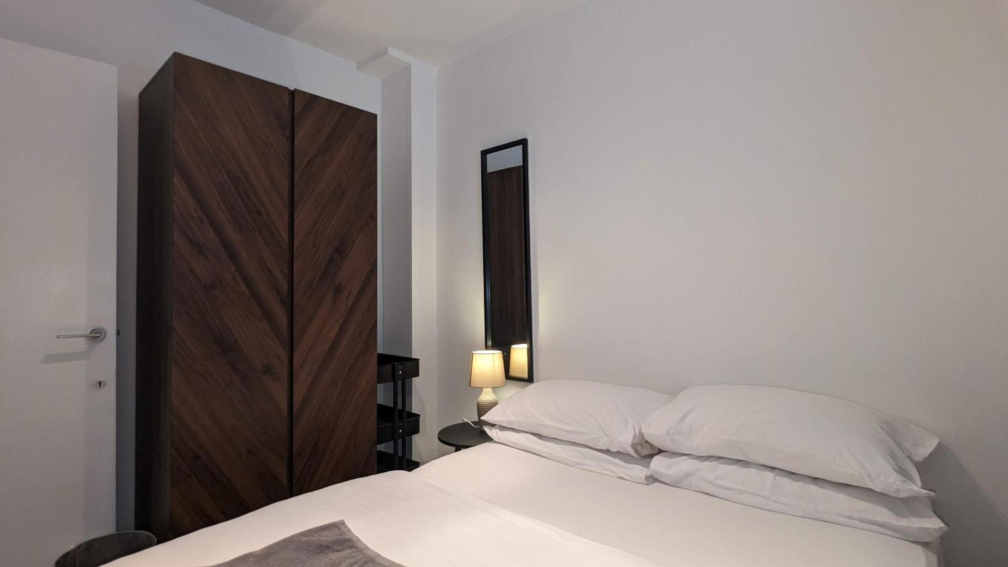 Charming & Quaint Old Compton Apartamento - Quiet Guests Only Allowed, No Parties Allowed, Over 25 Years Old Or Families Londra Dış mekan fotoğraf
